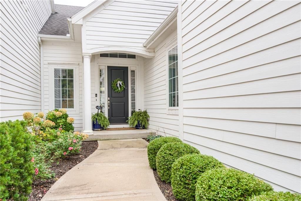 Photo 4 of 74 - 6186 Lime Stone Court, Parkville, MO 64152