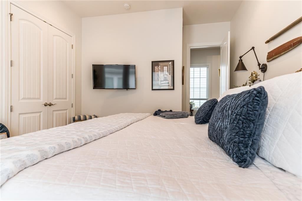 Photo 28 of 74 - 6186 Lime Stone Court, Parkville, MO 64152
