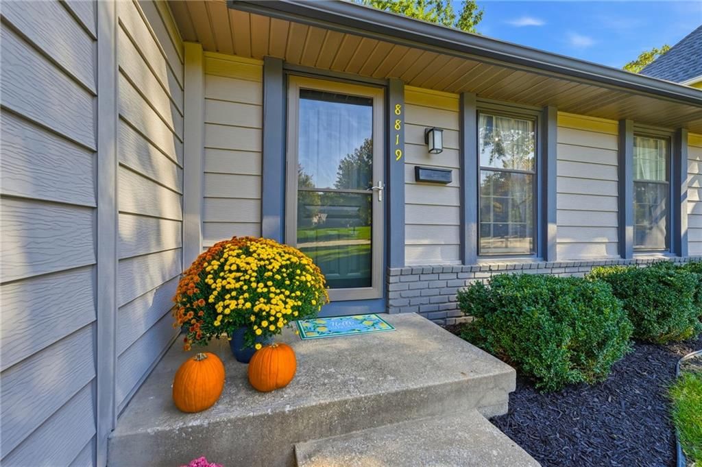 8819 HADLEY Street, Overland Park, KS: listing photo 3