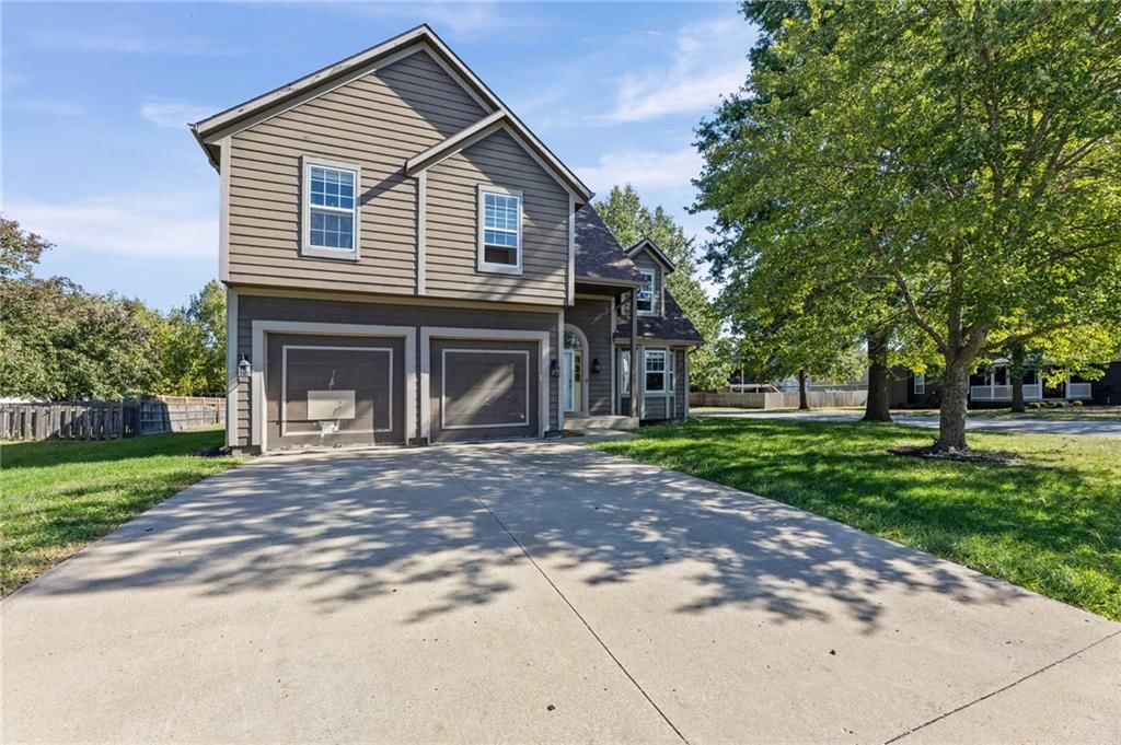 18417 ELM Street, Gardner, KS: listing photo 2