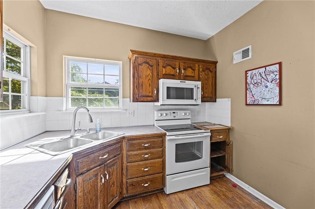 Photo 20 of 39 - 18417 ELM Street, Gardner, KS 66030