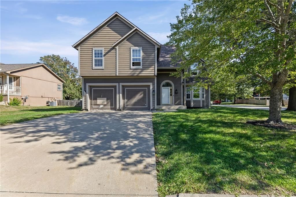 18417 ELM Street, Gardner, KS