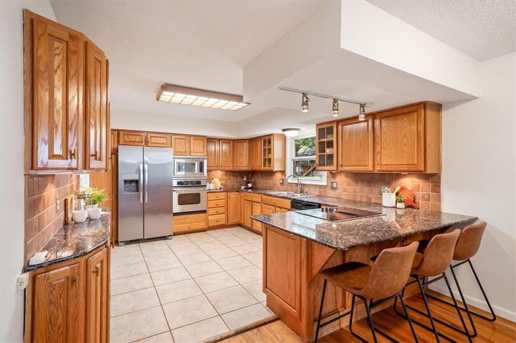 912 W 98th Street, Kansas City, MO: listing photo 3