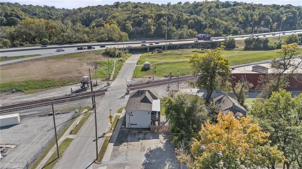 S. Mill Street, Kansas City, KS: listing photo 3