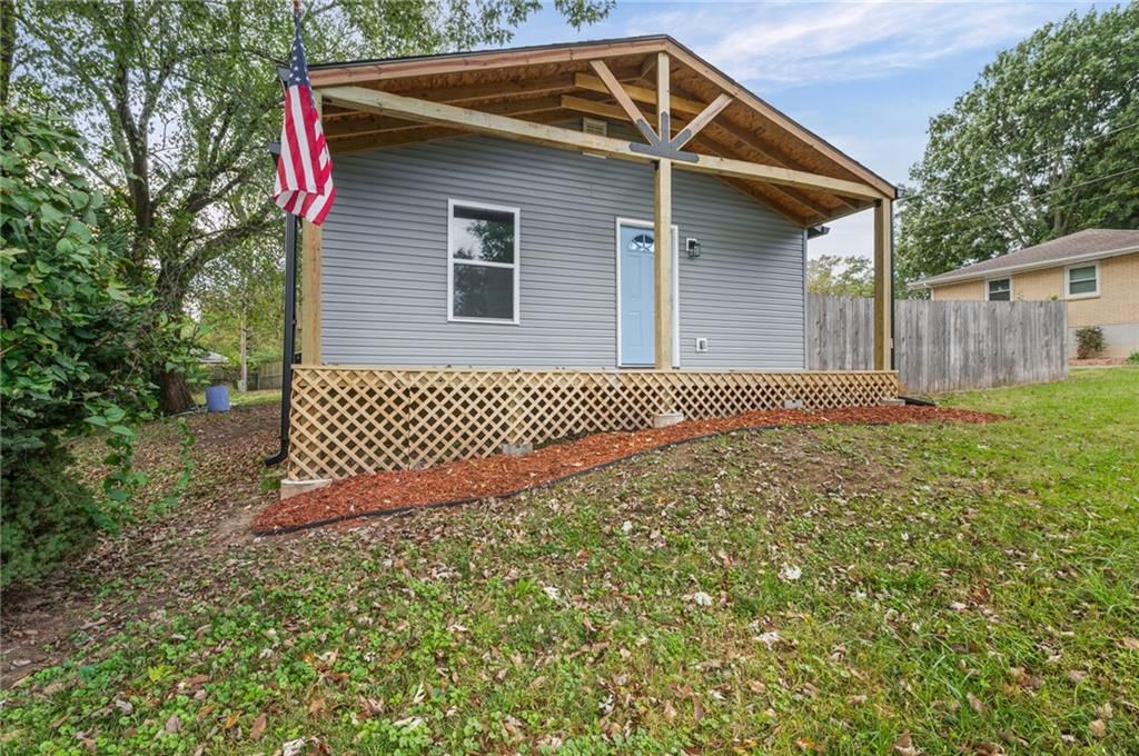 1409 Dakota Street, Leavenworth, KS: listing photo 3