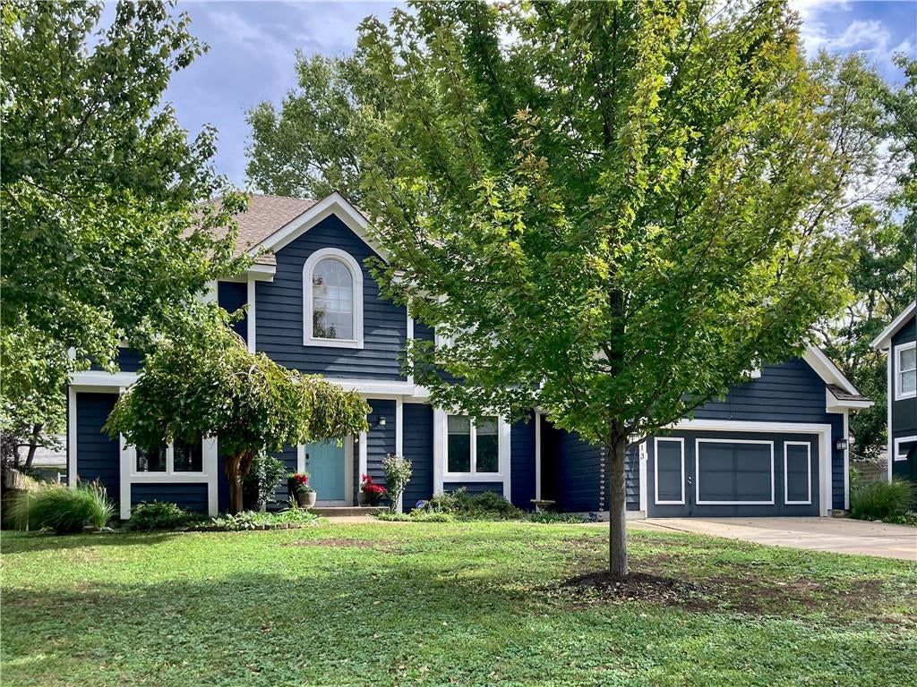 5813 Robinson Lane, Overland Park, KS: listing photo 2