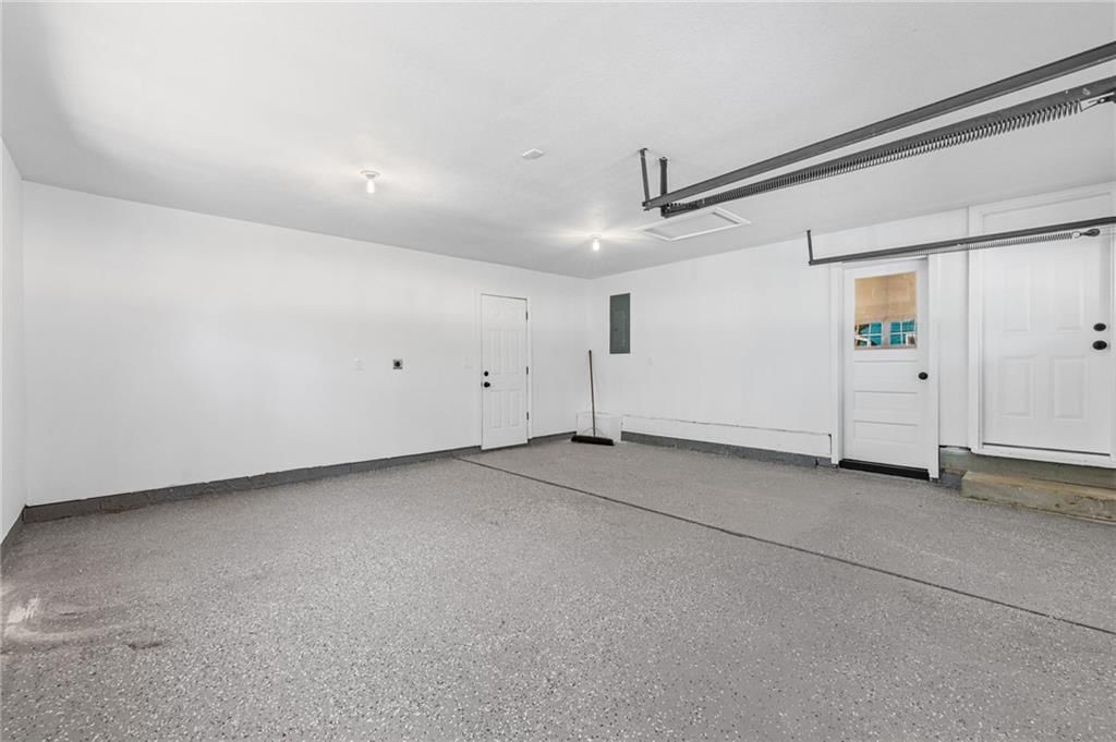 Photo 31 of 44 - 6601 W 79th Street, Overland Park, KS 66204