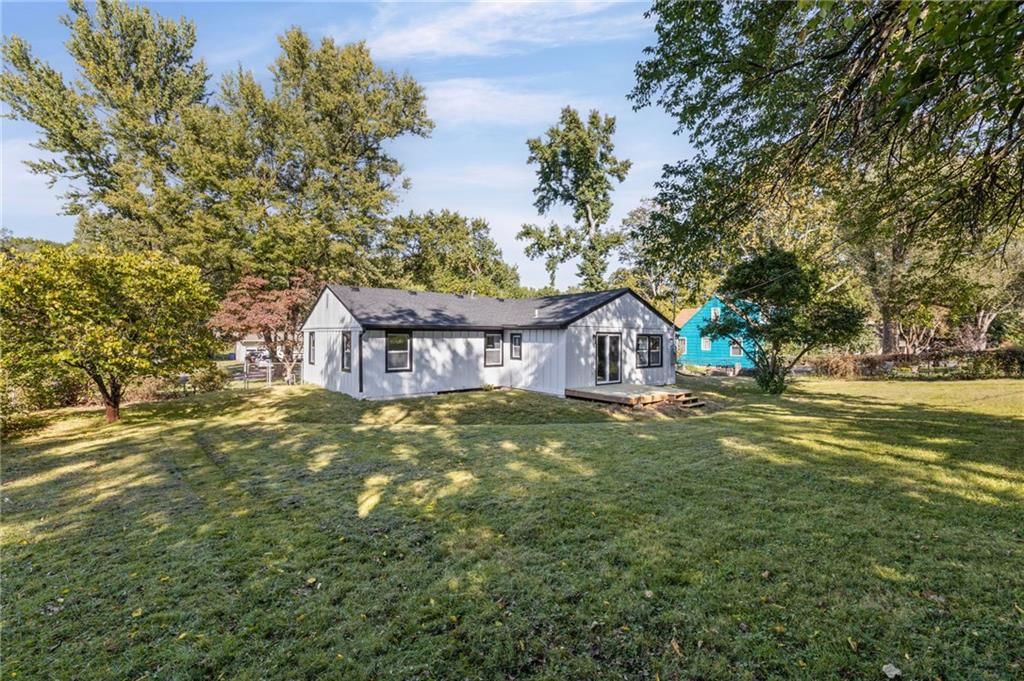 Photo 38 of 44 - 6601 W 79th Street, Overland Park, KS 66204