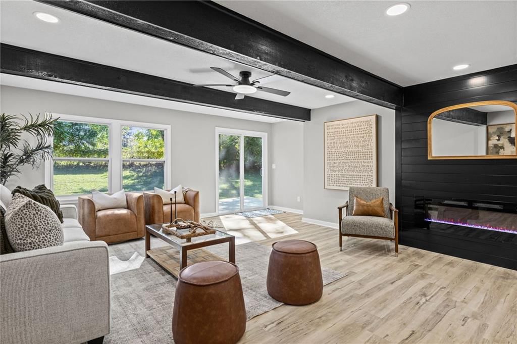 Photo 13 of 44 - 6601 W 79th Street, Overland Park, KS 66204