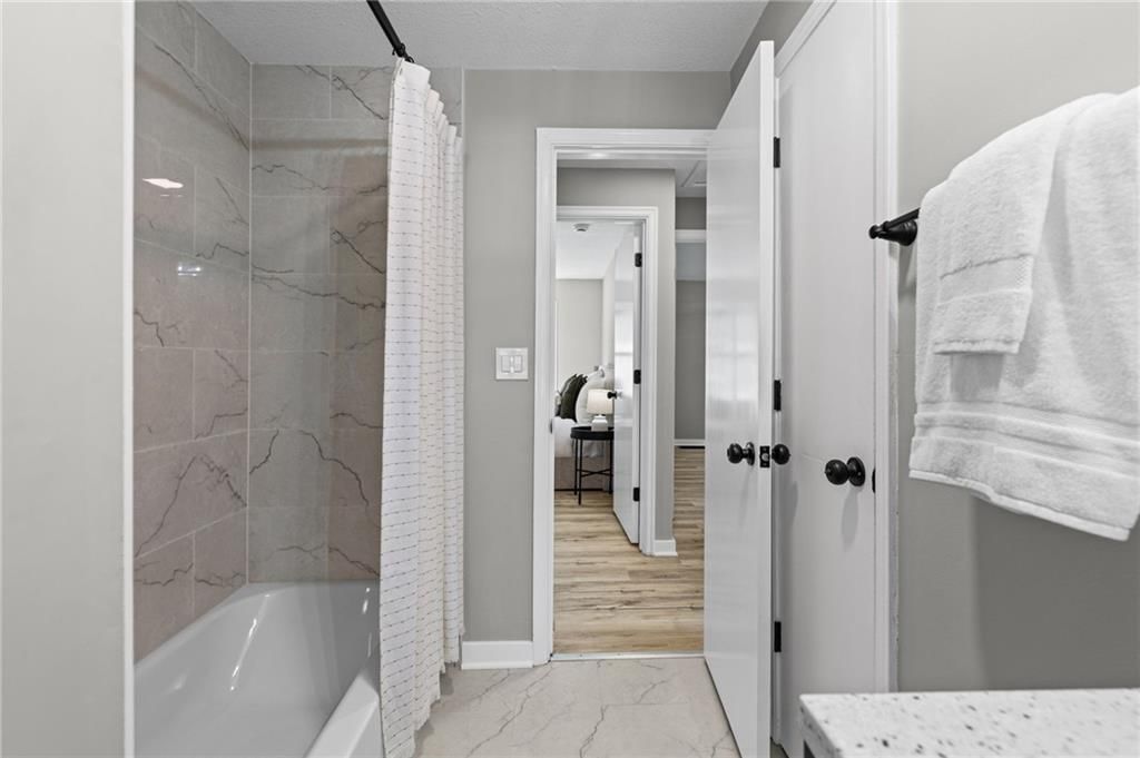 Photo 19 of 44 - 6601 W 79th Street, Overland Park, KS 66204