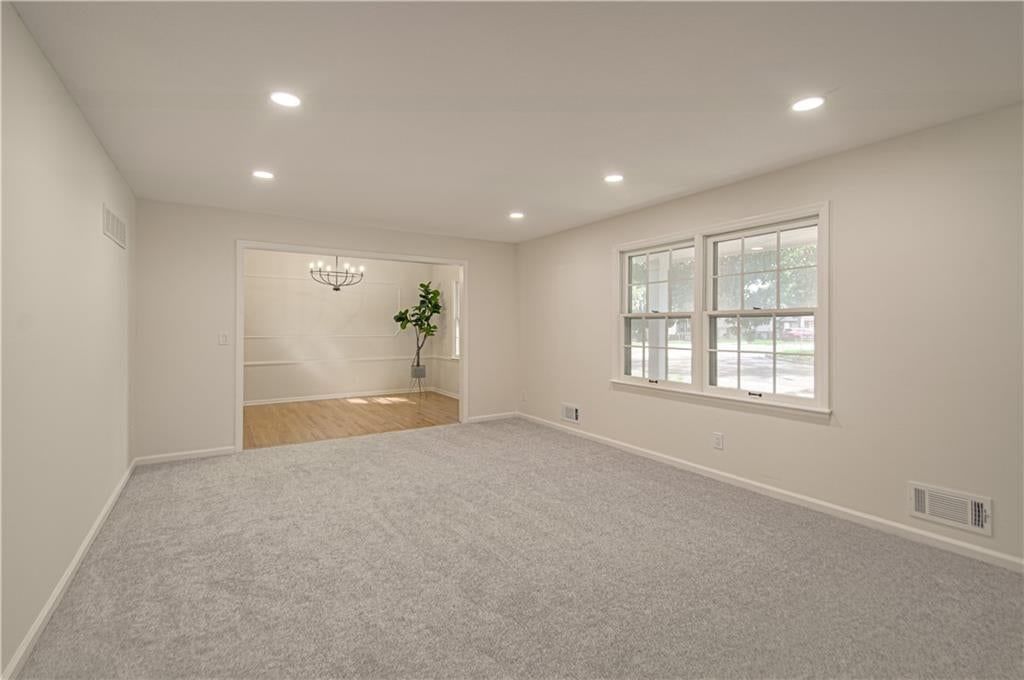 Photo 6 of 32 - 2704 NE 67th Terrace