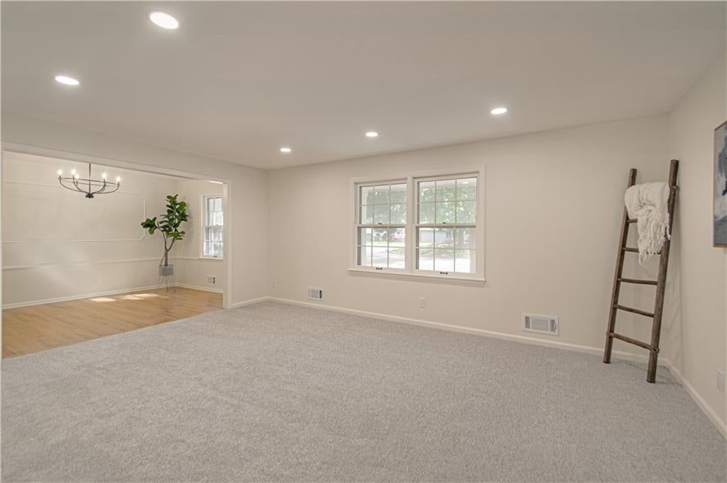 Photo 5 of 32 - 2704 NE 67th Terrace