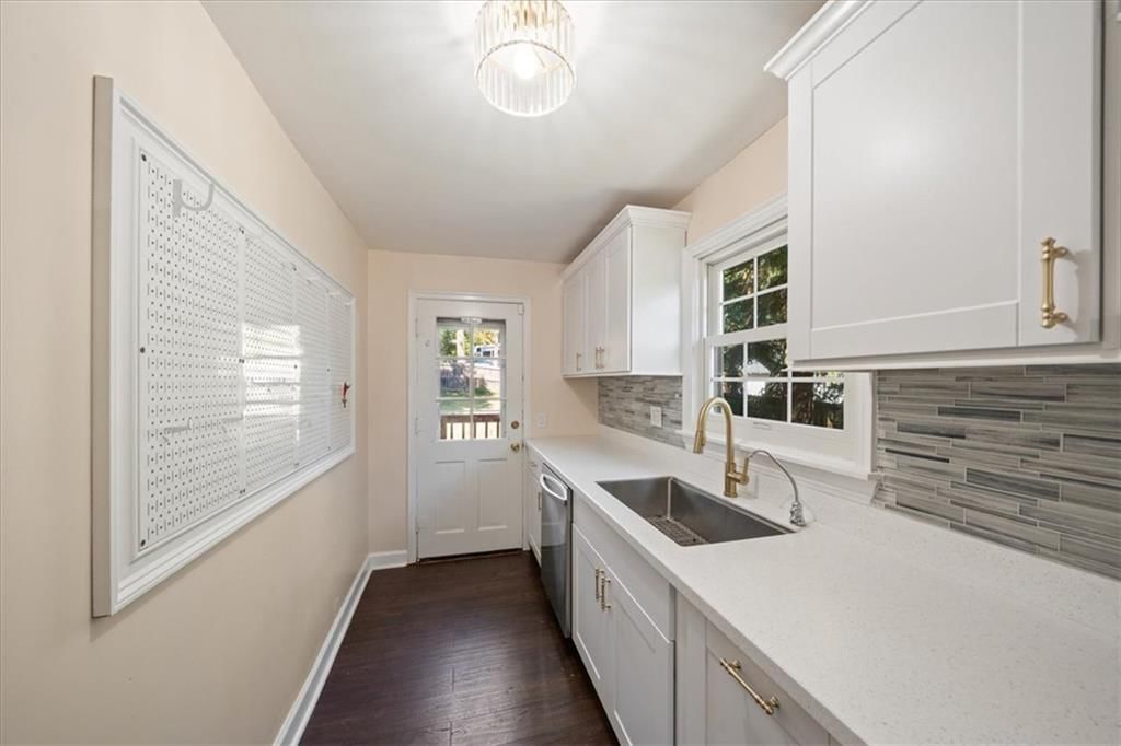 Photo 13 of 27 - 2216 Nebraska Avenue, Kansas City, KS 66102