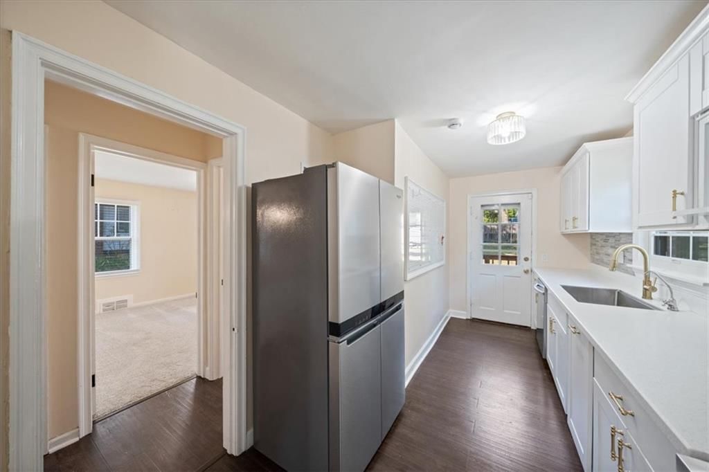 Photo 11 of 27 - 2216 Nebraska Avenue, Kansas City, KS 66102