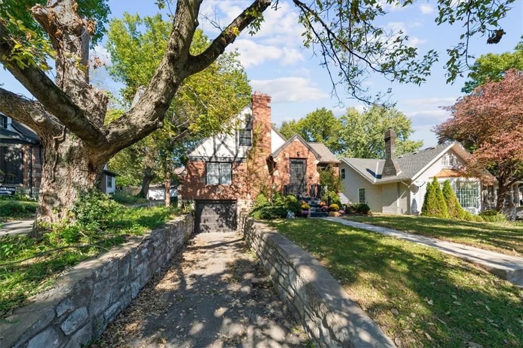2216 Nebraska Avenue, Kansas City, KS: listing photo 2