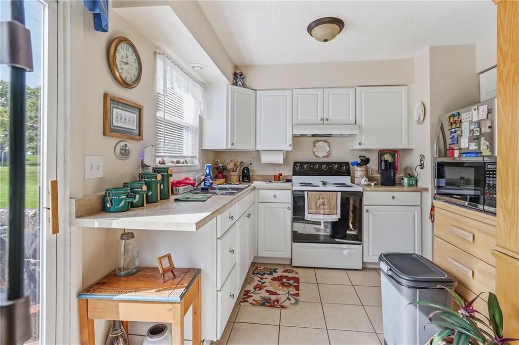 Photo 21 of 24 - 9275 Nieman Road