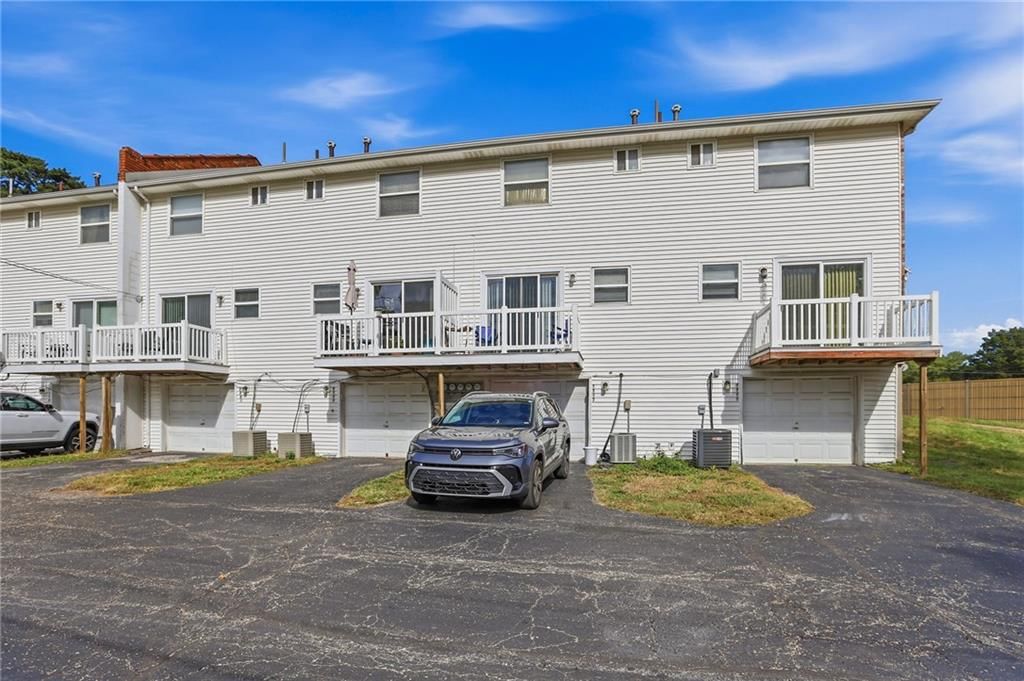 Photo 6 of 24 - 9275 Nieman Road