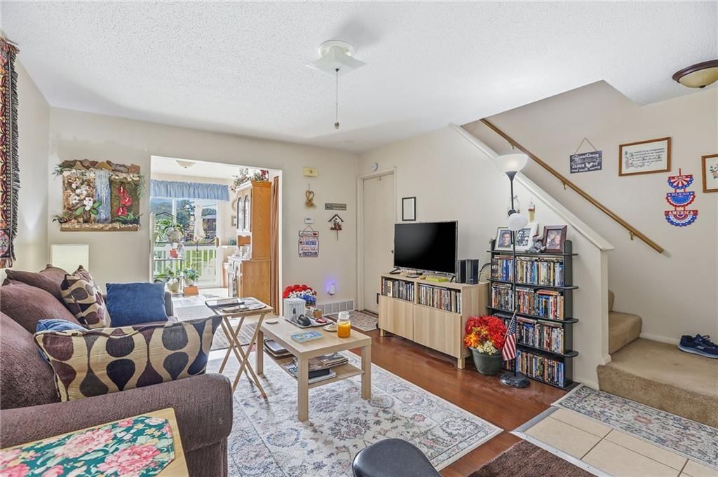 Photo 19 of 24 - 9275 Nieman Road