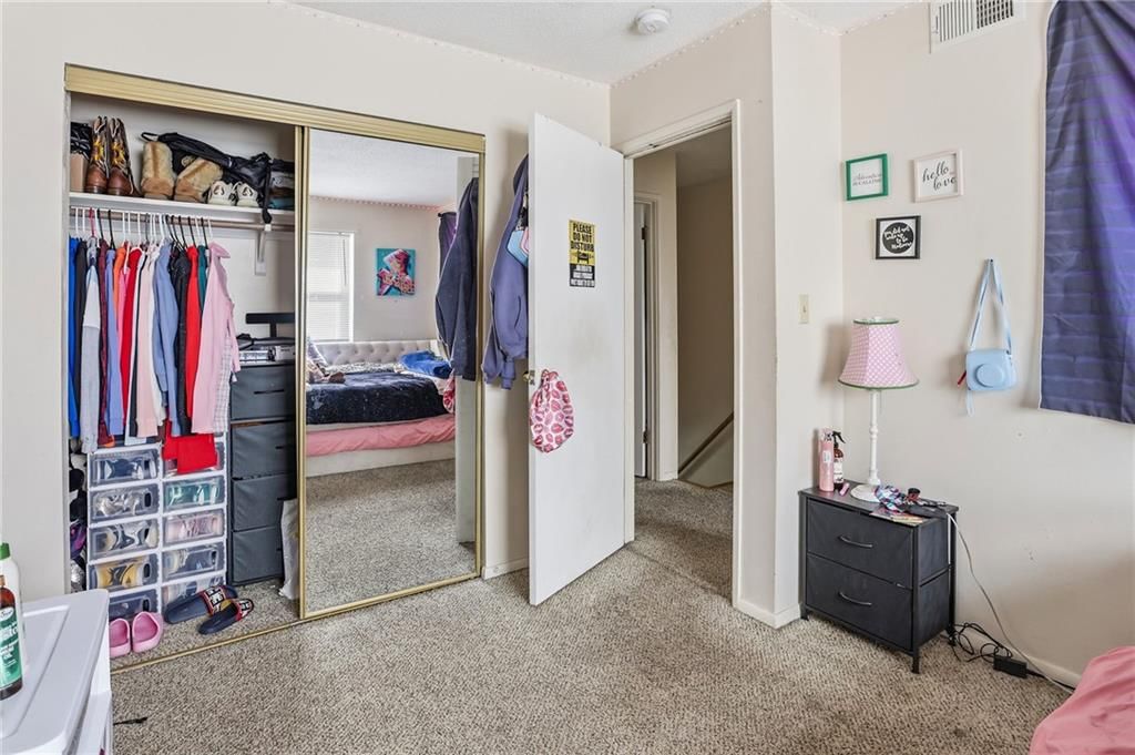 Photo 17 of 24 - 9275 Nieman Road