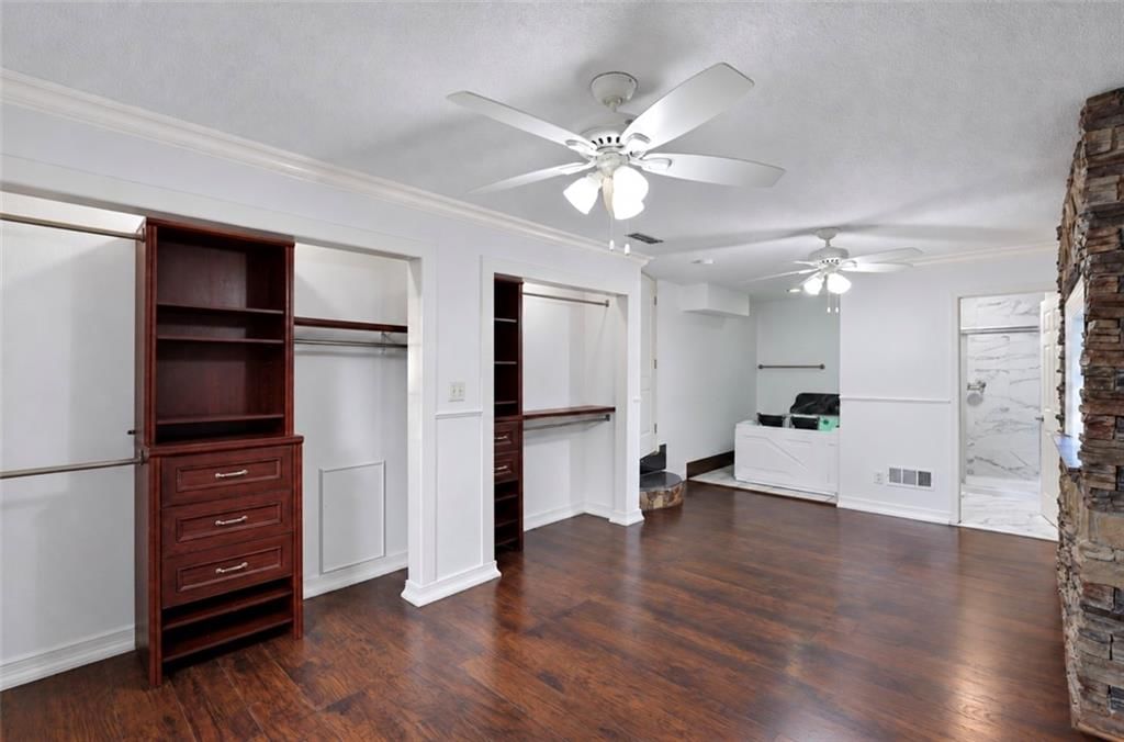 Photo 13 of 30 - 2531 S 52ND Street