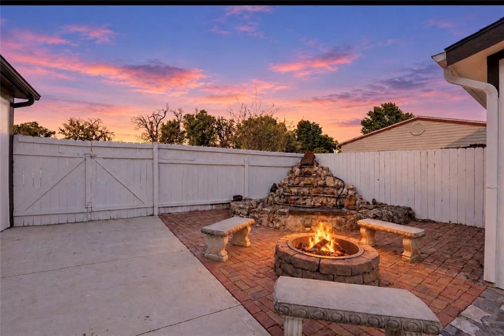 Photo 24 of 30 - 2531 S 52ND Street