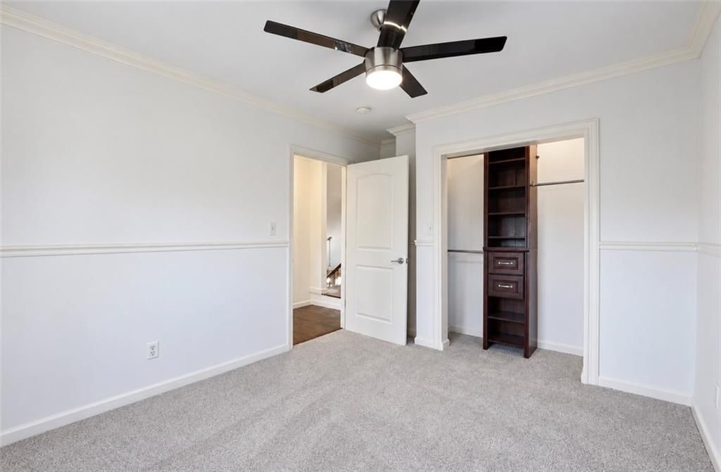 Photo 19 of 30 - 2531 S 52ND Street
