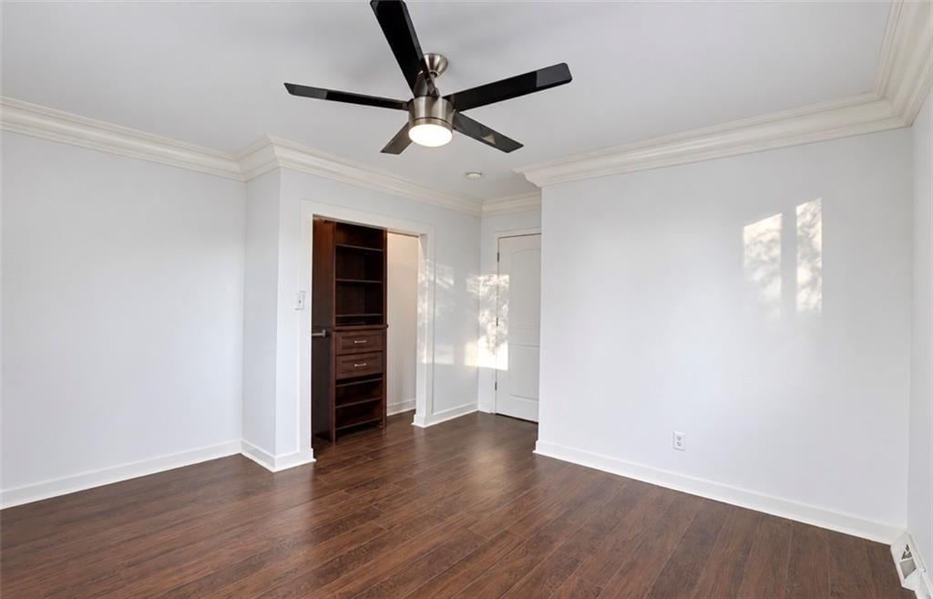 Photo 20 of 30 - 2531 S 52ND Street