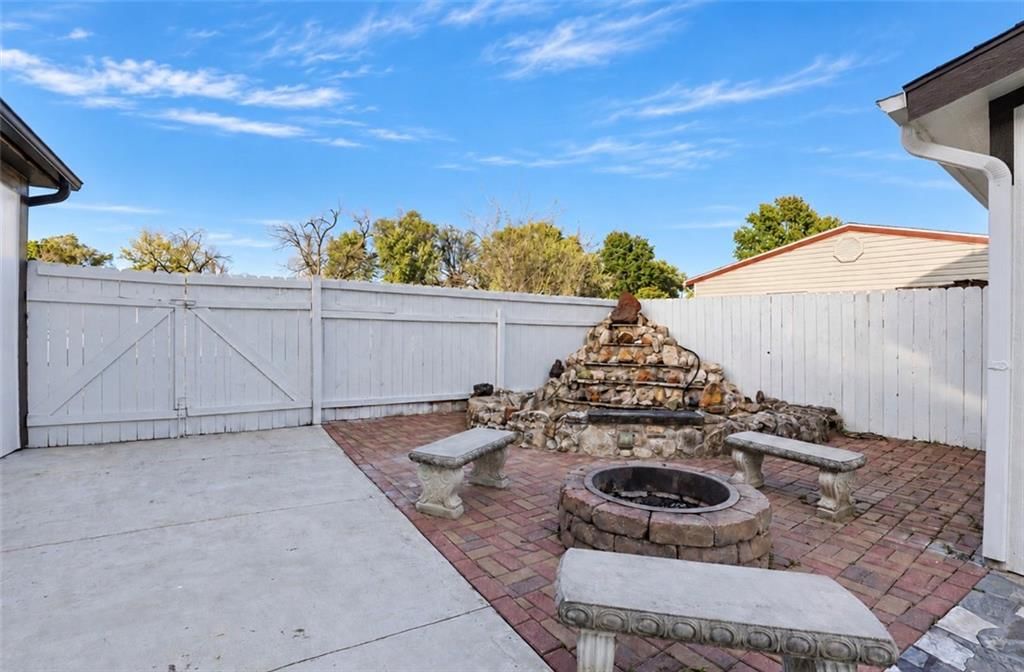 Photo 27 of 30 - 2531 S 52ND Street