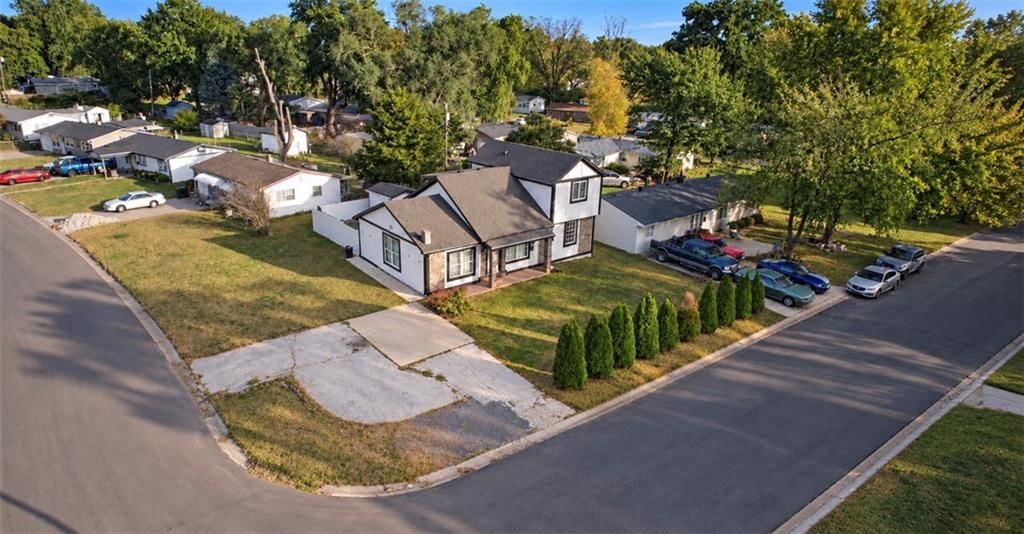 Photo 30 of 30 - 2531 S 52ND Street