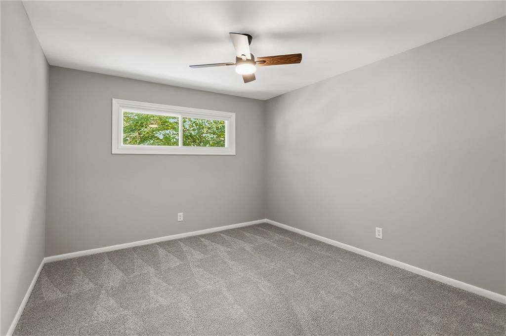 Photo 19 of 31 - 6562 W 51st Street
