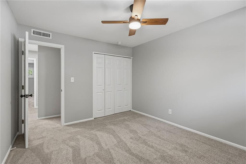 Photo 23 of 31 - 6562 W 51st Street