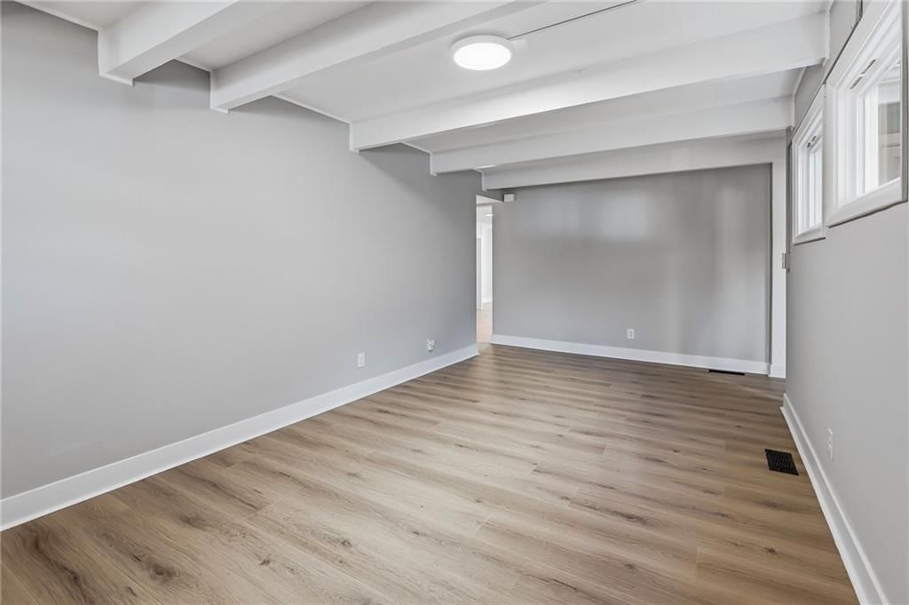 Photo 12 of 31 - 6562 W 51st Street