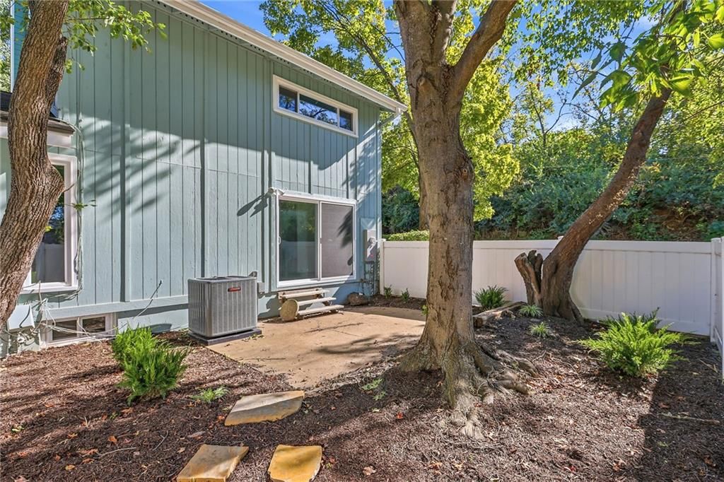Photo 28 of 31 - 6562 W 51st Street