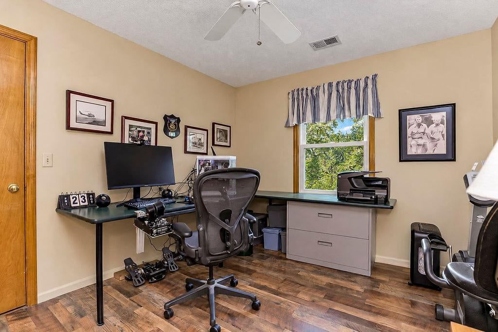 Photo 27 of 36 - 11609 W 116th Street, Overland Park, KS 66210