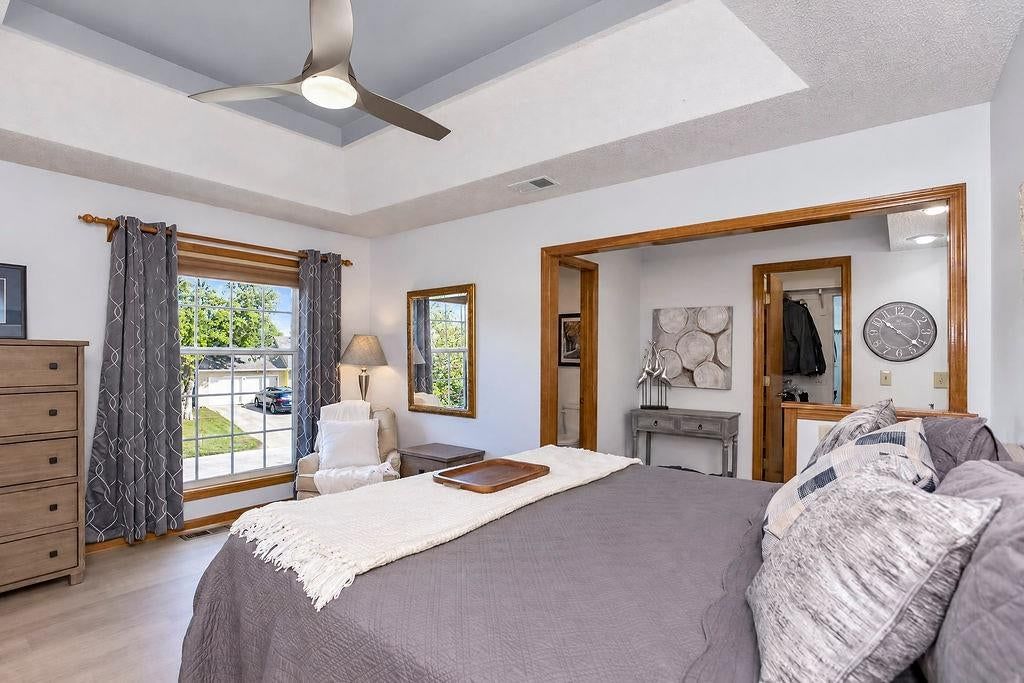 Photo 22 of 36 - 11609 W 116th Street, Overland Park, KS 66210