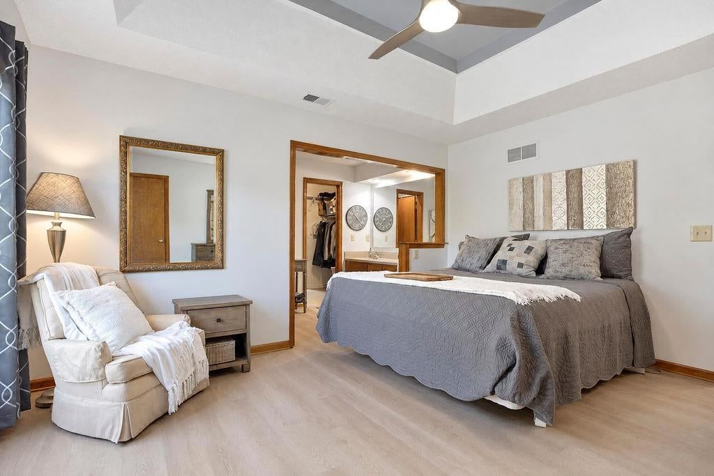 Photo 20 of 36 - 11609 W 116th Street, Overland Park, KS 66210