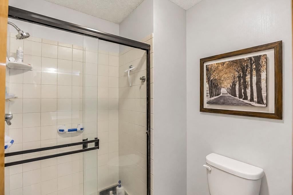 Photo 24 of 36 - 11609 W 116th Street, Overland Park, KS 66210
