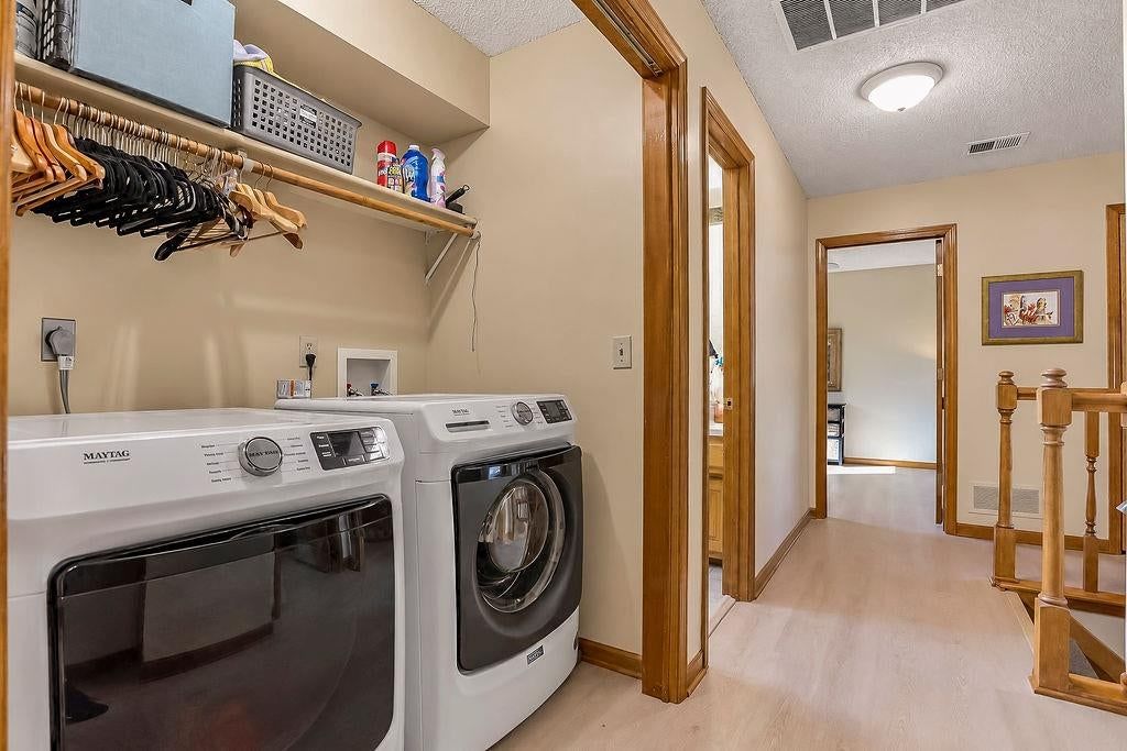 Photo 26 of 36 - 11609 W 116th Street, Overland Park, KS 66210