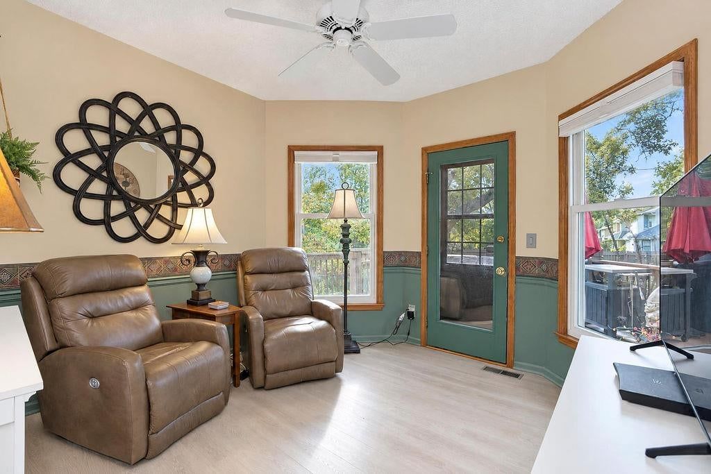 Photo 16 of 36 - 11609 W 116th Street, Overland Park, KS 66210
