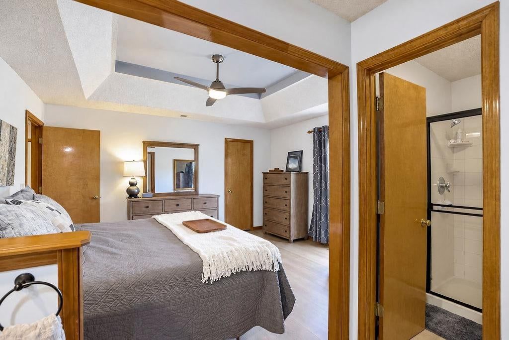 Photo 21 of 36 - 11609 W 116th Street, Overland Park, KS 66210
