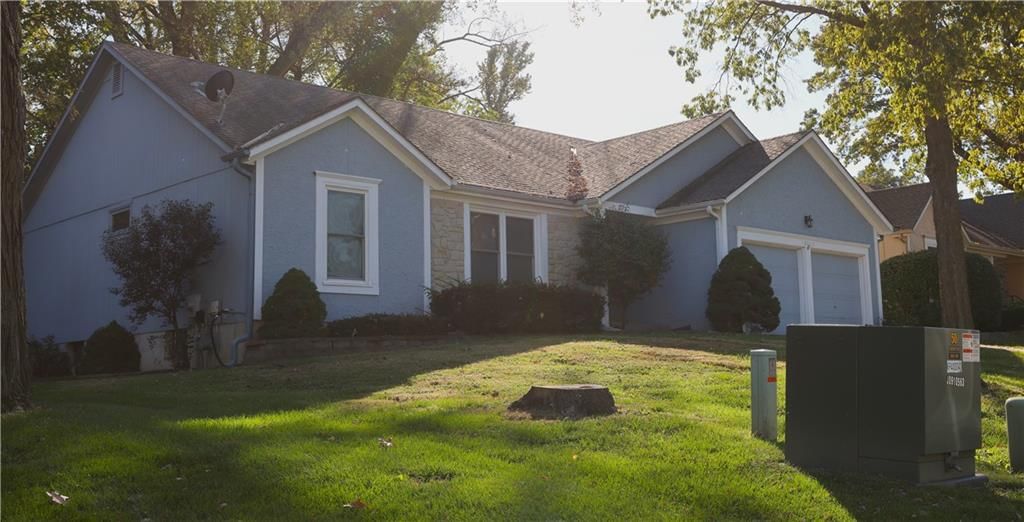 12613 W 60th Street, Shawnee, KS: listing photo 2