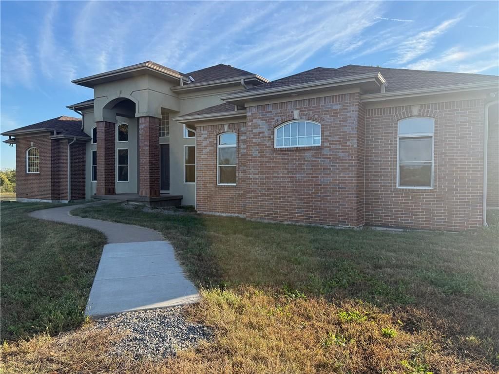 4855 W 231st Street, Bucyrus, KS: listing photo 3