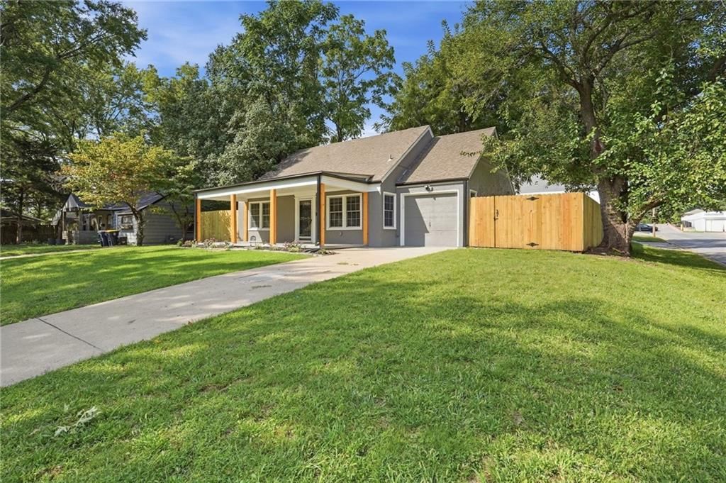 7300 Wyandotte Street, Kansas City, MO: listing photo 2