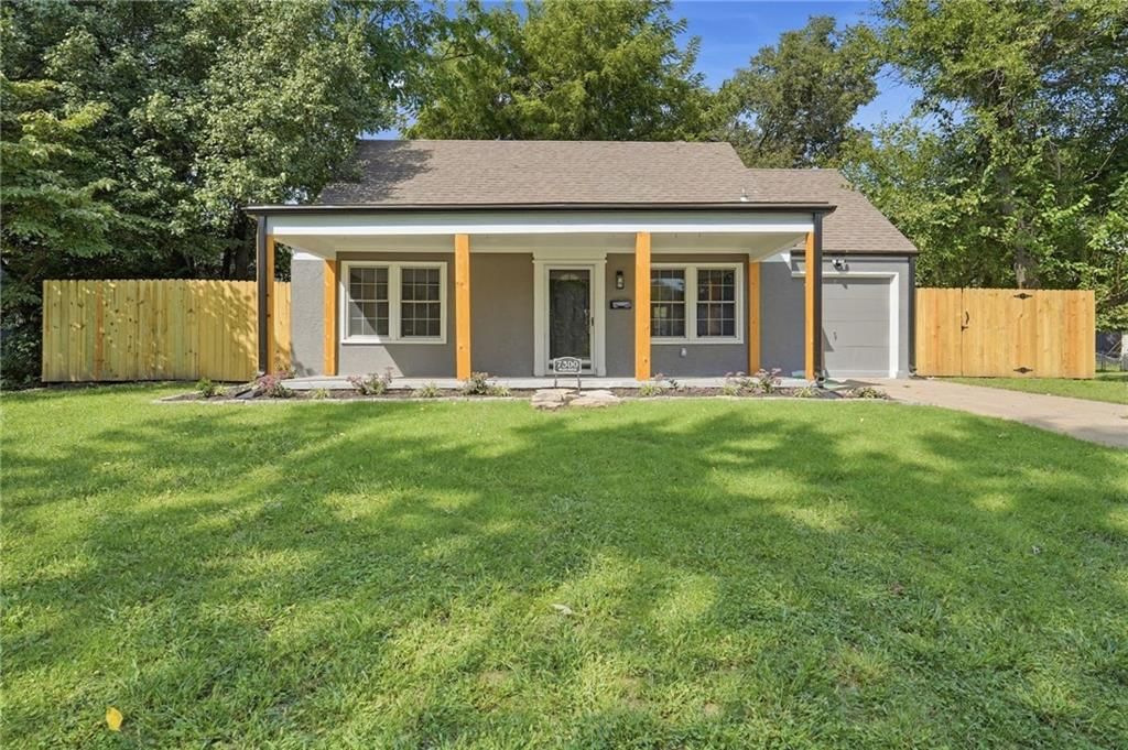 7300 Wyandotte Street, Kansas City, MO