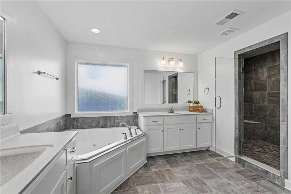 Photo 37 of 38 - 16046 W 172nd Terrace, Olathe, KS 66062