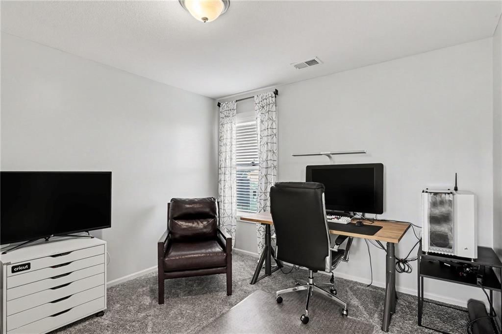 Home office at 16046 W 172nd Terrace, Olathe, KS 66062