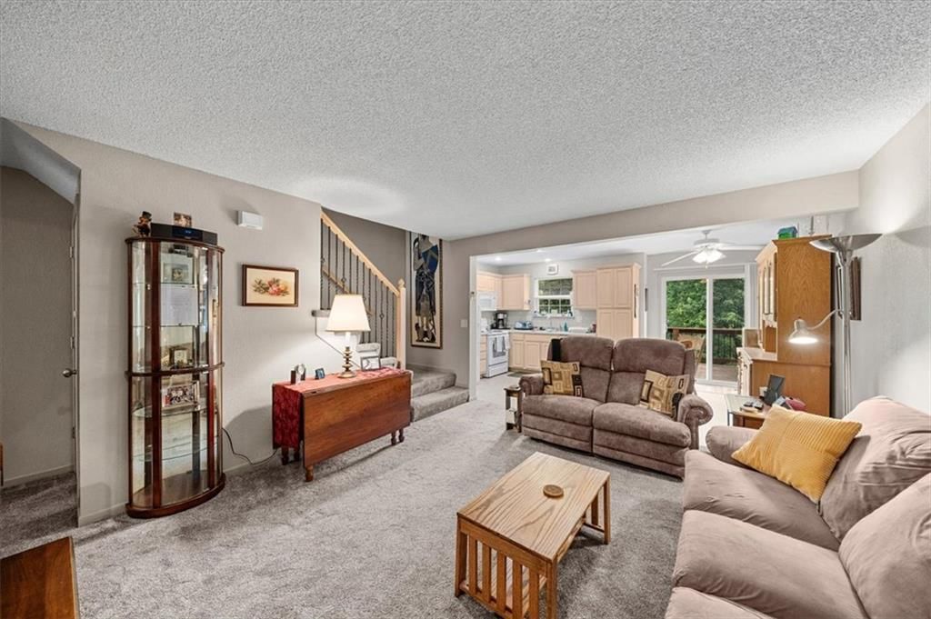 3568 NE Austin Drive, Lee's Summit, MO: listing photo 3