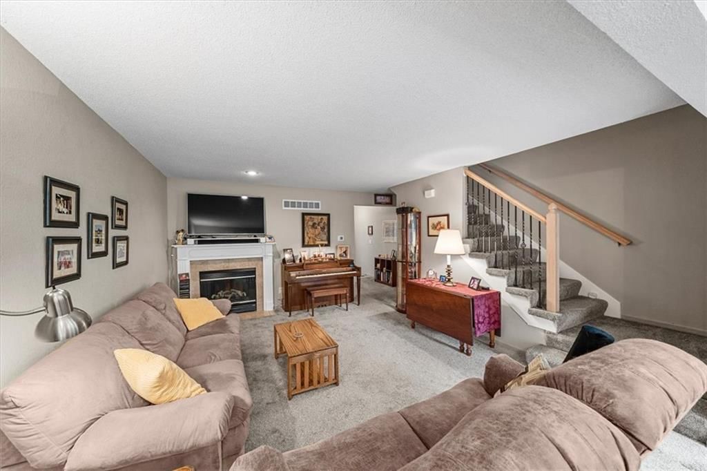 3568 NE Austin Drive, Lee's Summit, MO