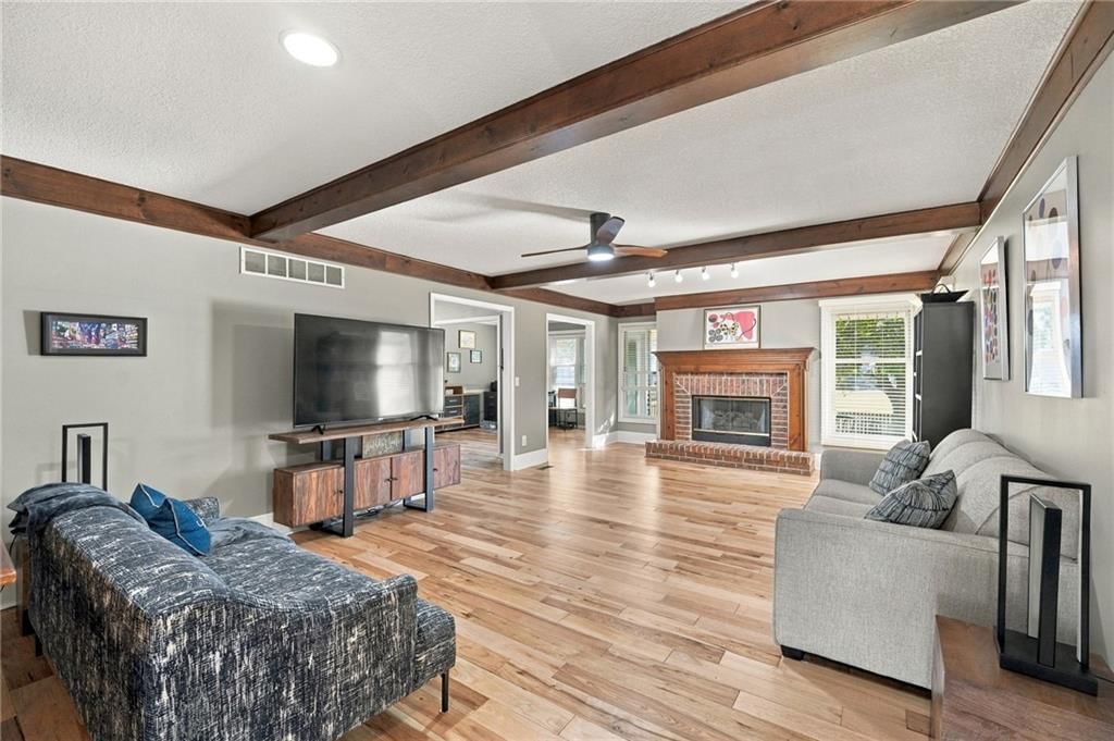 Photo 8 of 56 - 1809 E 155th Street, Olathe, KS 66062