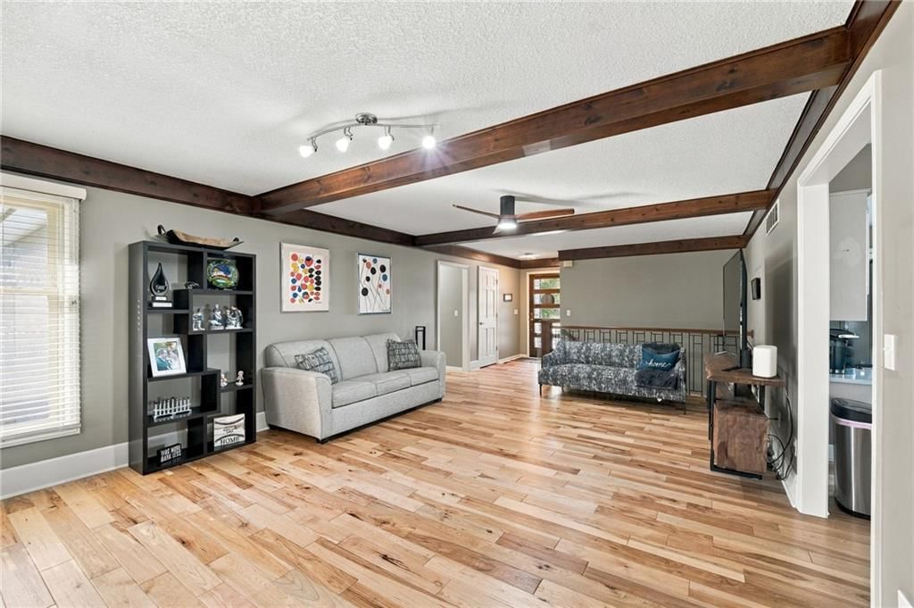 Photo 10 of 56 - 1809 E 155th Street, Olathe, KS 66062